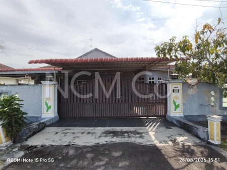 Bungalow House For Auction at Taman Sri Lambak
