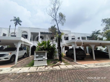 Terrace House For Auction at Country Villas