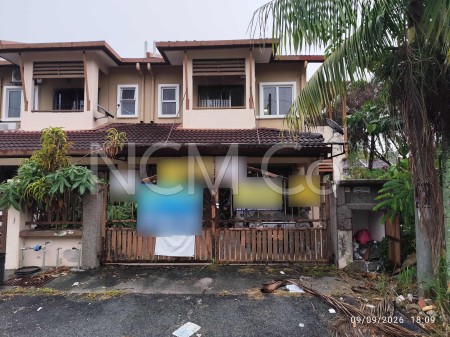 Terrace House For Auction at Section 3