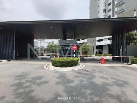 Condo For Auction at Rumbia Residence