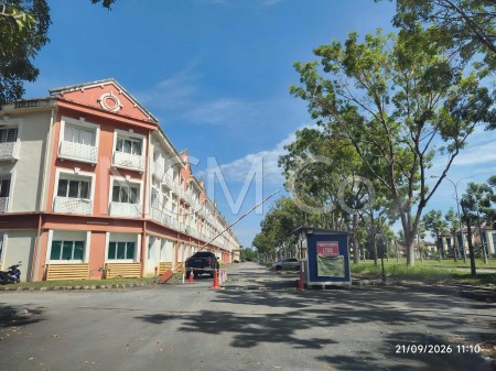 Serviced Residence For Auction at Laketown Apartment (Bukit Merah Resort)