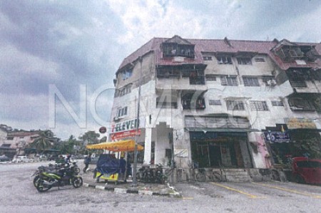 Apartment For Auction at Taman Daya
