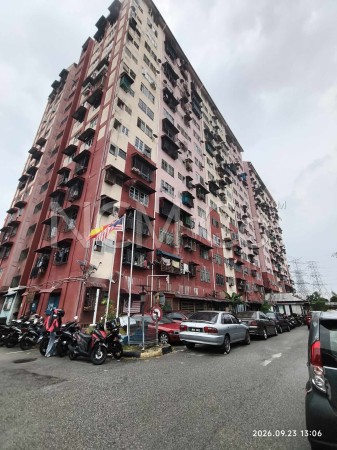 Apartment For Auction at Desa Mentari
