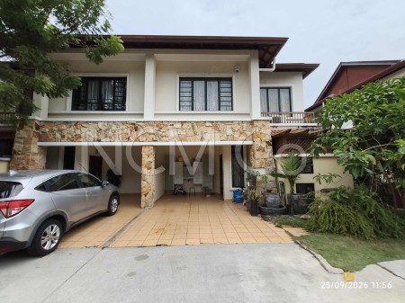 Terrace House For Auction at Precinct 14