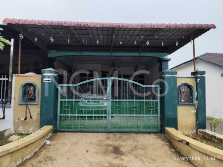 Terrace House For Auction at Taman Pulai Indah