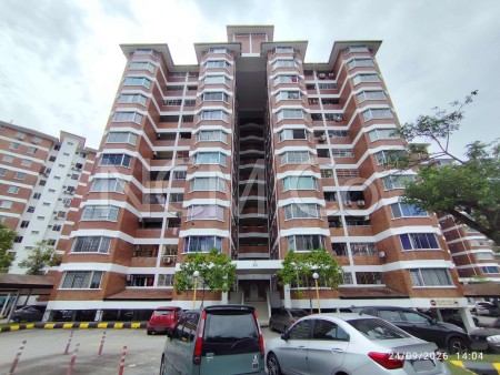 Condo For Auction at Green Acre Park