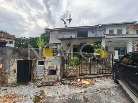 Terrace House For Auction at Kemuning Greenville