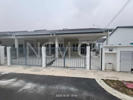 Terrace House For Auction at Iringan Bayu