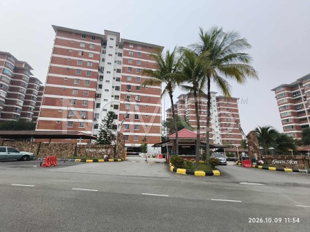 Condo For Auction at Green Acre Park