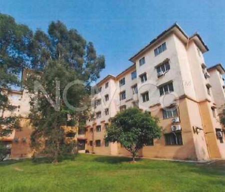 Apartment For Auction at Maplewood Court Apartment