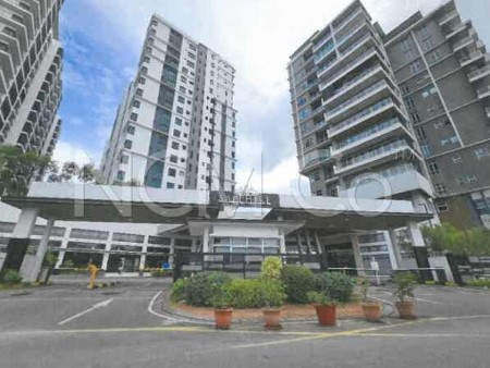 Condo For Auction at Sapphire On The Park