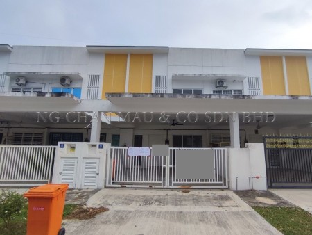 Terrace House For Auction at Suriaman