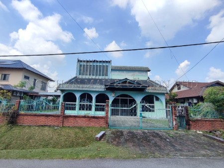 Bungalow House For Auction at Kampung Tunku