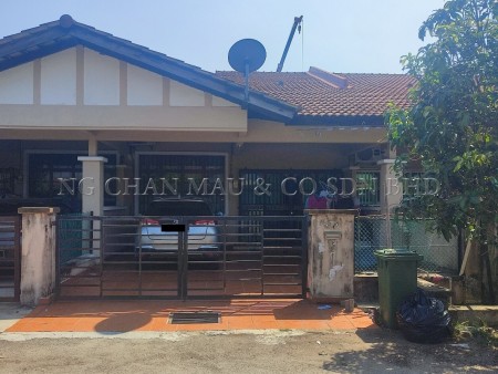 Terrace House For Auction at Balok Perdana
