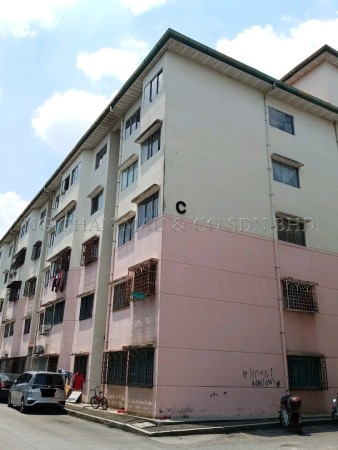 Apartment For Auction at Pangsapuri Seri Proton