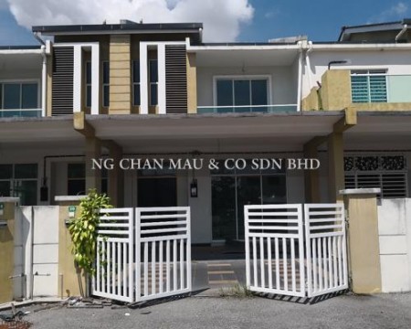 Terrace House For Auction at Tawas Impiana