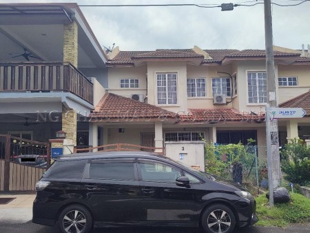 Terrace House For Auction at Section 3
