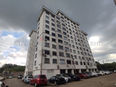 Apartment For Auction at Larkin Idaman Apartment
