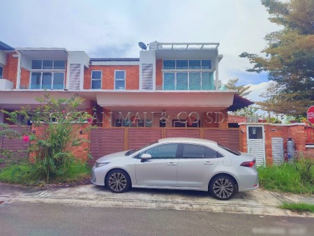 Terrace House For Auction at Goodview Heights