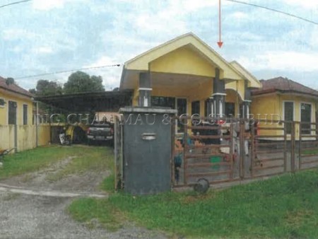 Bungalow House For Auction at Melor