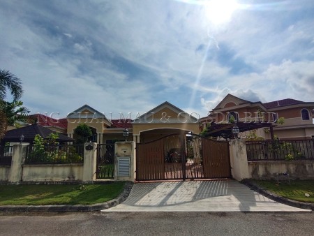 Bungalow House For Auction at Kota Warisan