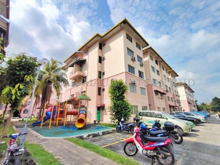 Apartment For Auction at Pangsapuri Mawar & Teratai