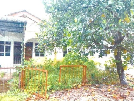 Terrace House For Auction at Besut