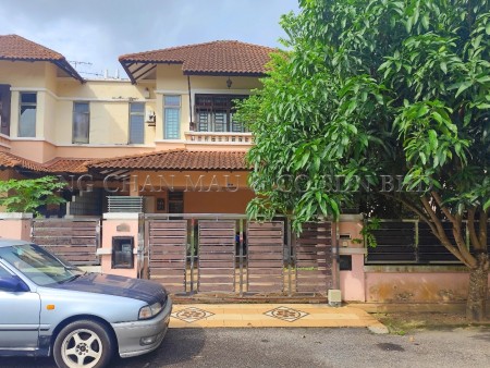 Bungalow House For Auction at Bandar Putra