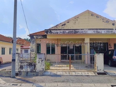 Terrace House For Auction at Taman Kledang