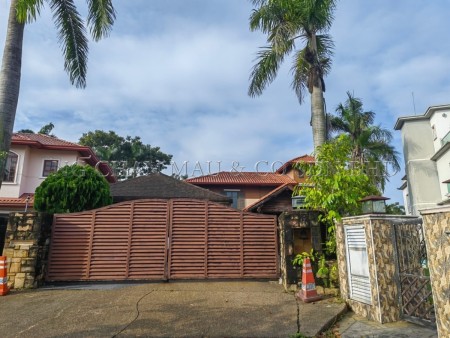 Bungalow House For Auction at Bangi Golf Resort