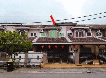 Terrace House For Auction at Taman Pelangi