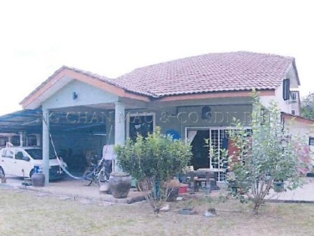 Bungalow House For Auction at Taman Merbok