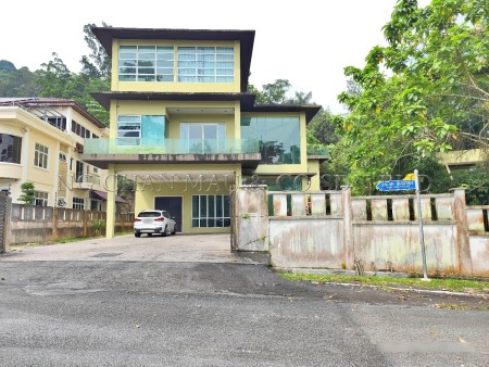 Bungalow House For Auction at Templer Villas