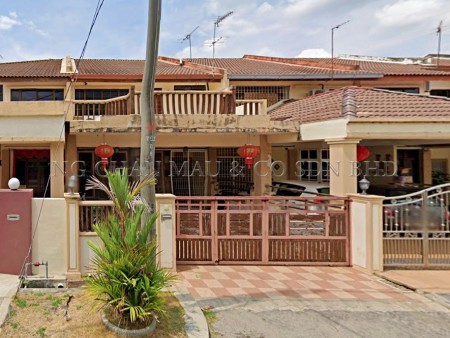 Terrace House For Auction at Taman Shahab