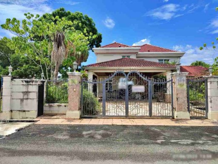 Bungalow House For Auction at Taman Seri Remia