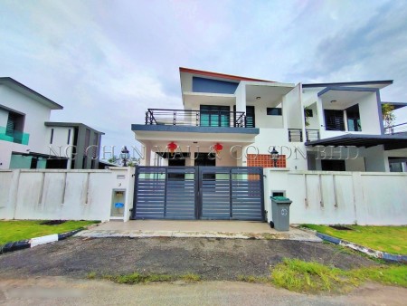 Semi D For Auction at Vista Kirana