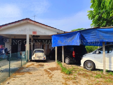 Terrace House For Auction at Taman Belibis