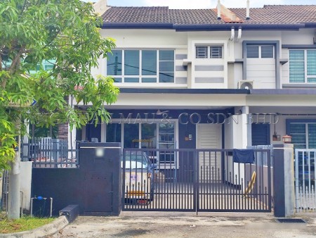 Terrace House For Auction at Hill Park