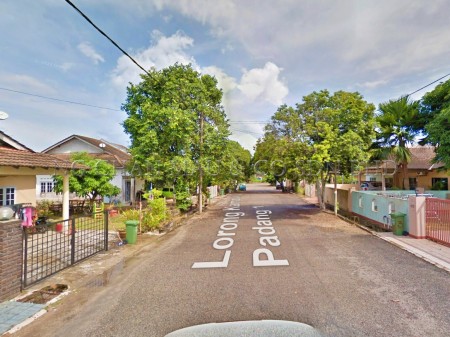 Terrace House For Auction at Kampung Padang