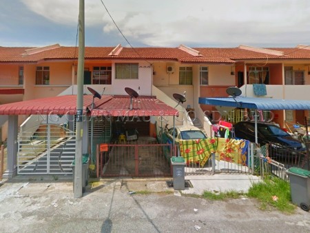 Terrace House For Auction at Taman Lukut Makmur