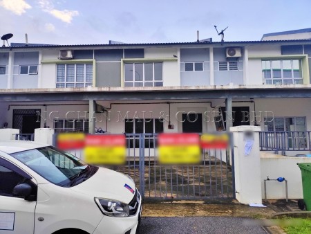 Terrace House For Auction at Alamanda Parklands