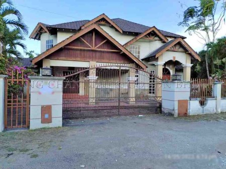 Bungalow House For Auction at Taman Sari