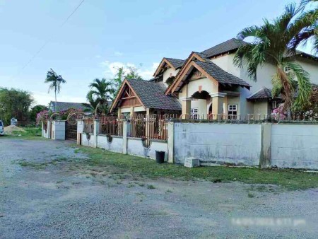 Bungalow House for Auction