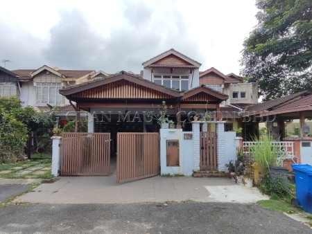 Terrace House for Auction