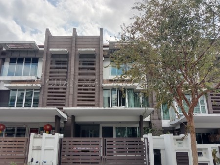 Terrace House For Auction at USJ