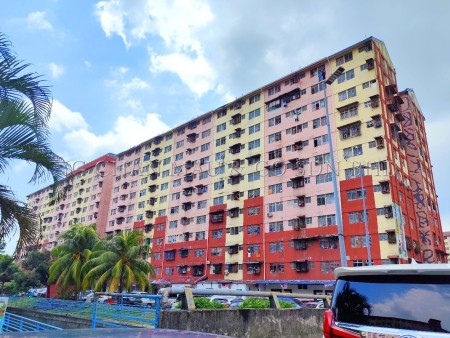 Apartment For Auction at Desa Mentari