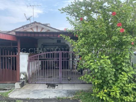 Terrace House For Auction at Taman Klang Perdana