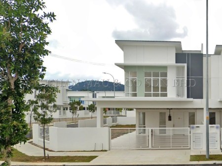 Terrace House For Auction at Suriaman