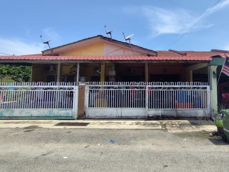 Terrace House For Auction at Taman Tualang Indah