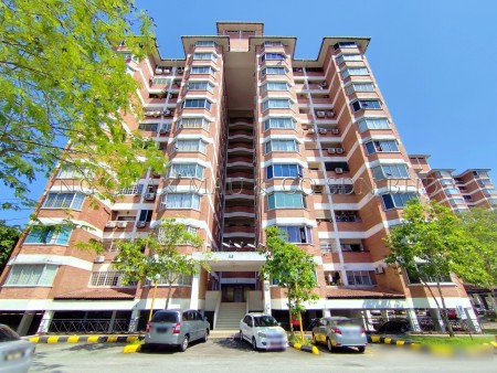 Condo For Auction at Green Acre Park